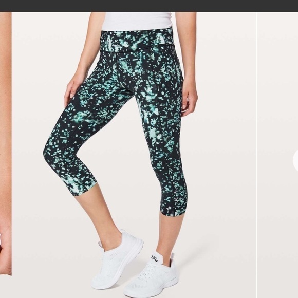 Lululemon Fast & Free Crop II *Nulux 19"
Pixel Haze Multi Black 4
Lulu - Picture 1 of 10